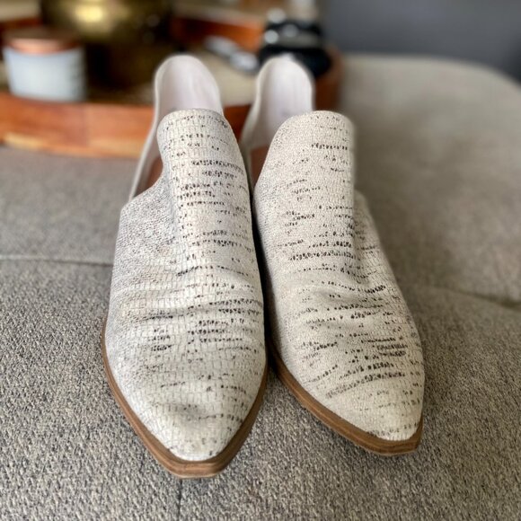 Chinese Laundry Fortune Lizard Booties - Picture 8 of 11